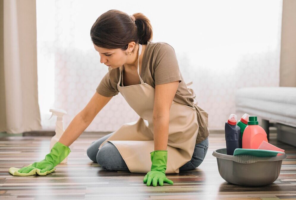 Expert Hardwood Floor Cleaning and Maintenance Tips